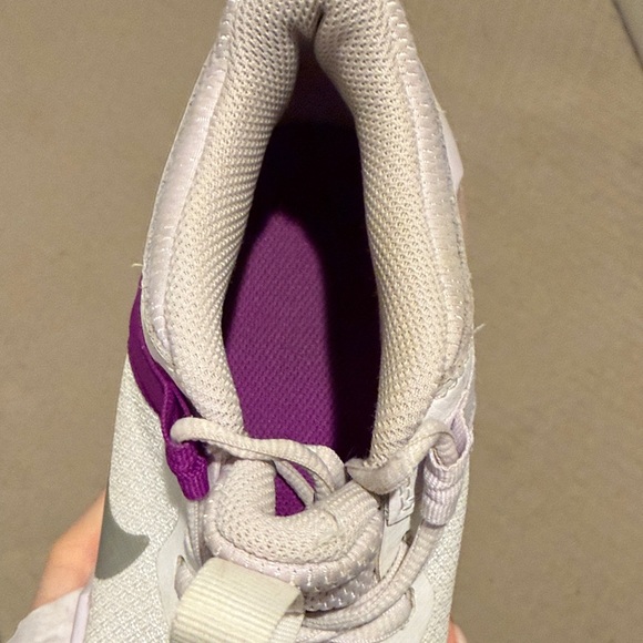 Girls Nike Indoor Basketball Sneakers - Picture 8 of 10